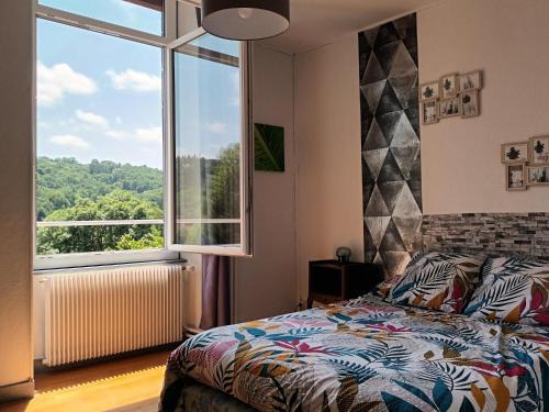 Pontaumur Apartment | Appartement chaleureux de 82M2 proche de Vulcania