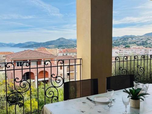 L'Ile-Rousse Apartment | Appartement cosy avec terrasse, proche plage, parking, WiFi - FR-1-63-265