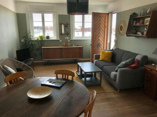 Calais City Center Apartment | Appartement cosy avec vue mer