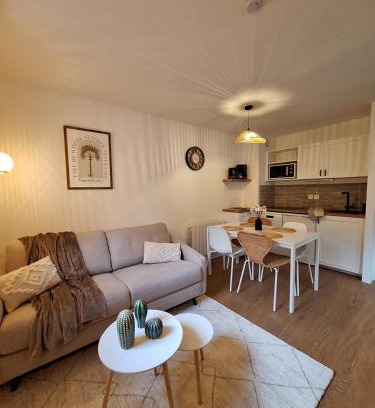 Maubuisson Apartment | Appartement cosy refait à neuf, linge fourni