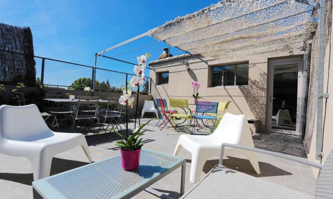 Avignon City Centre Apartment | Appartement de 3 chambres avec terrasse amenagee et wifi a Avignon
