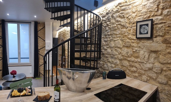 Sarlat-la-Caneda Apartment | Appartement Duplex Deluxe Avec Parking Sarlat Centre