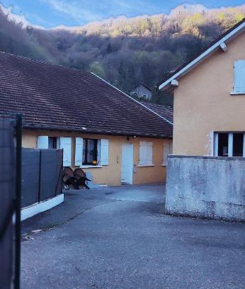 Tullins Apartment | Appartement entier meublé à neuf avec garage