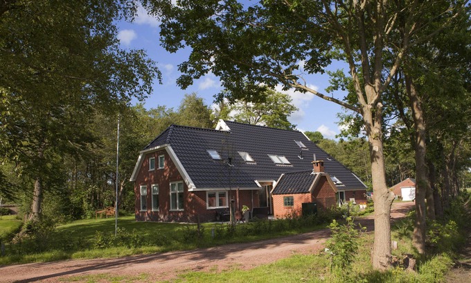 Terheijl Apartment | Appartement in Drenthe met Eigen Ingang, Keuken en Badkamer in Oude Boerderij
