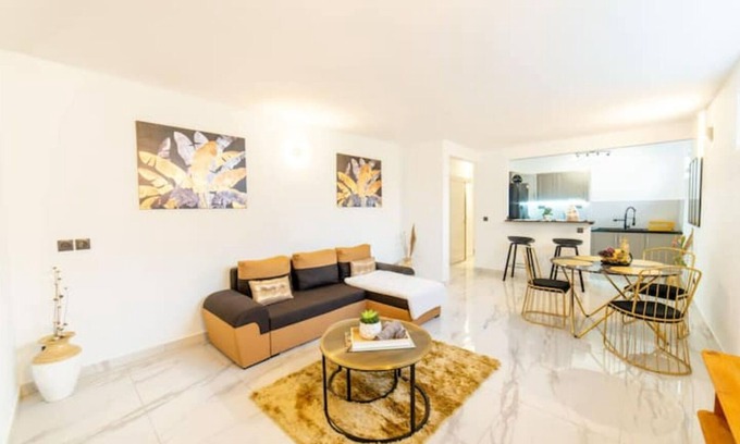 Schoelcher Villa | Appartement Luxueux à 3 Minutes de la Plage !