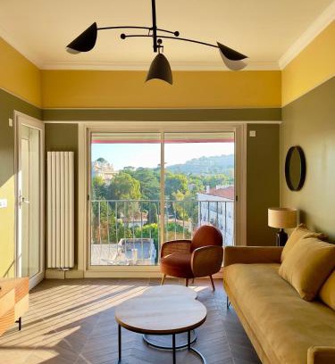 Fabron Apartment | Appartement moderne avec une belle vue