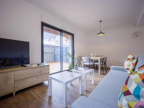 Peyragudes Apartment | Appartement Neuf à Loudenvielle - 6 pers, 2 ch, terrasse sud, proche télécabine et Balnéa - FR-1-695-12