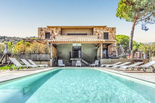 Santa Giulia Apartment | Appartement spacieux à Porto-Vecchio avec piscine partagéeB