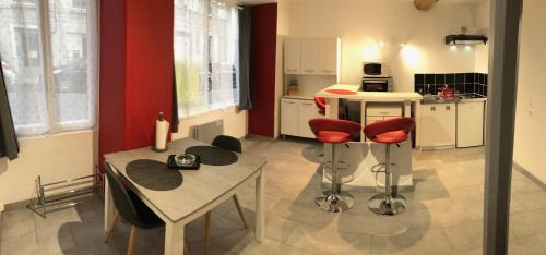 Lagnieu Apartment | Appartement T1 bis Spacieux Chaleureux proche CNPE Centre Ville