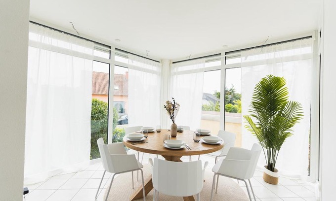 Mainz-Bingen Apartment | Appartment in den Weinbergen bei Mainz - mit 2x Doppelzimmern, 1x großes Wohnzimmer, Bad & Küche