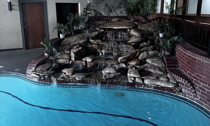 Independence Hotel | Apple Tree Inn and Suites