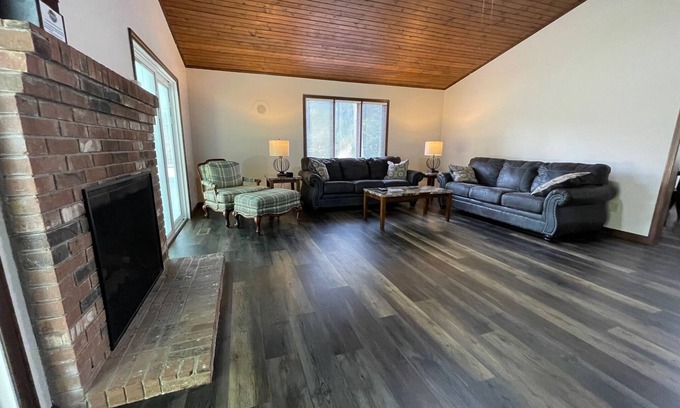 Apple Valley Condo | Apple Valley Lake, Pool and Beaches! Guest passes available for a small fee.