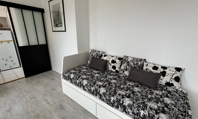 Saint-Denis Apartment | Appt 2p, Proche Nouvelle Station Pleyel St Denis M14