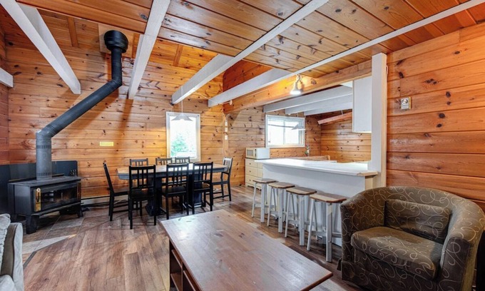 Beaupre Ski Chalet | Après-Ski - 4 bedrooms - 10 people