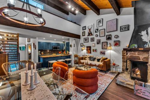 Kings Beach House | Apres All Day Stylish Retreat Near Beach & Slopes