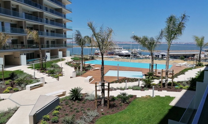 Seixal Apartment | Apt 144 m2 Piscine, vue sur Tage mer