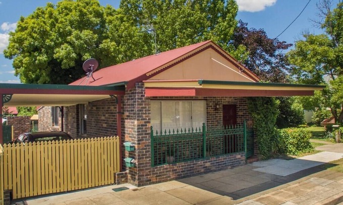 Armidale Apartment | Apt 3 Brightside Apartments - City Center