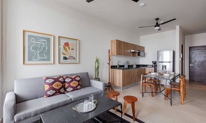 Downtown Cancun Apartment | Apt 502 with stunning Lagoon view w/pool and gym