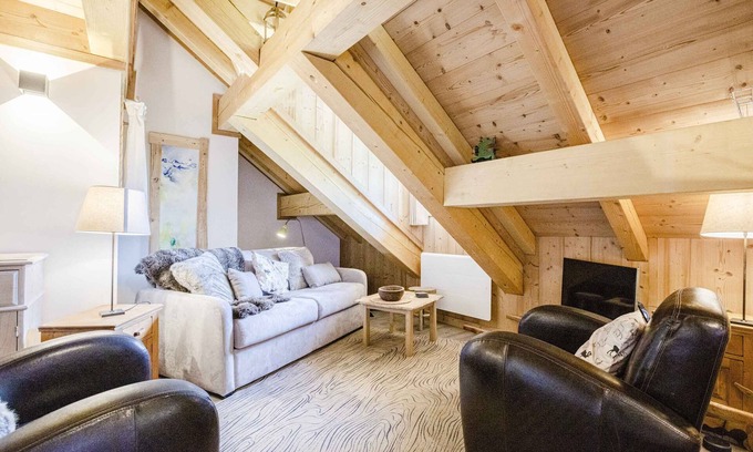 Les Alberts Apartment | Apt Amelie - new 2 bed duplex Les Alberts (Montgenevre)