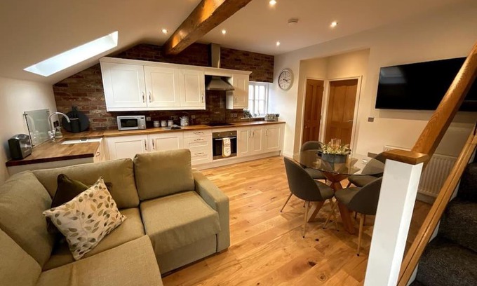 Market Weighton Apartment | Apt D in Old Grade 2 Converted Farmhouse