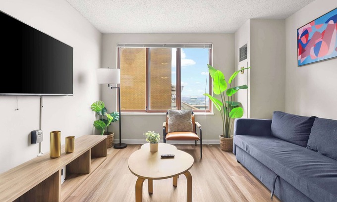 Arlington Apartment | Apt in Prime Location – Steps from Metro