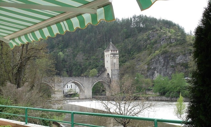 Cahors Apartment | Apt T3 air-conditioned, on the 1st floor of a character residence in CAHORS
