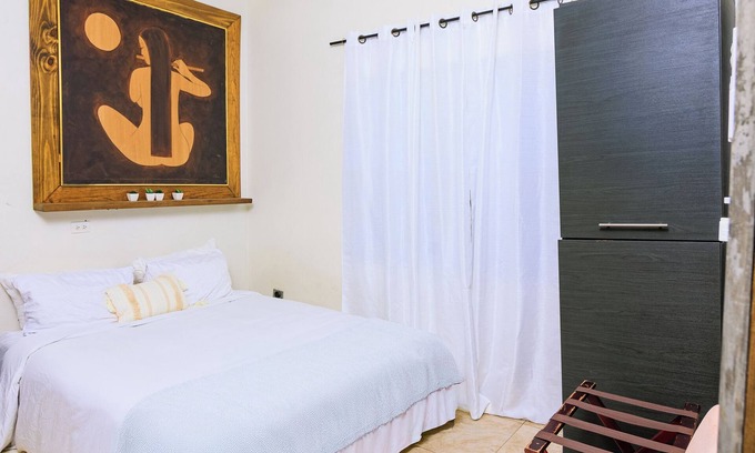 Vista Del Mar Apartment | Apt w/complimentary ride to airport -Ladyville Lam