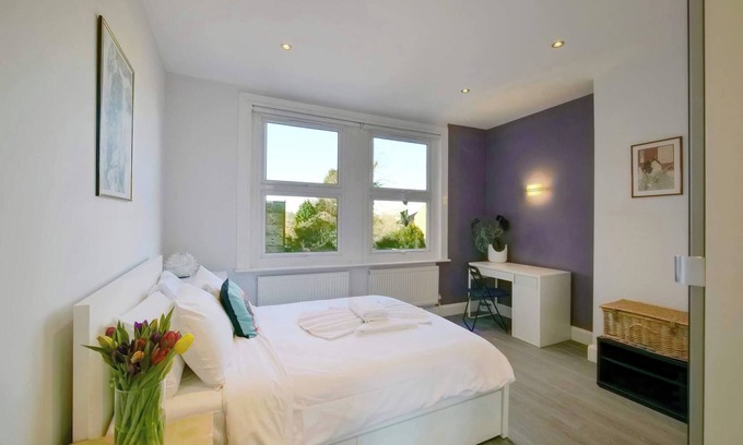 Finchley Church End Apartment | Apt w/Garden Oasis in Finchley