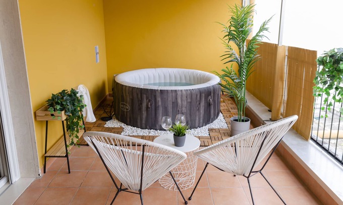 Municipio 2 Apartment | [ApuliaLux] City Center Loft con SPA & Netflix