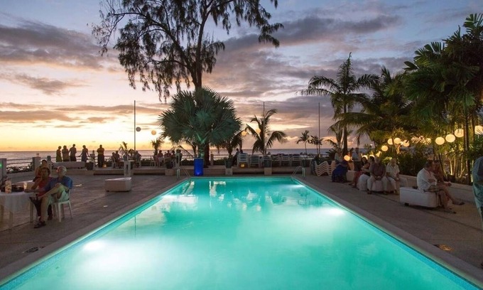 Sunset Crest House | Aqua Bliss 3 Bedroom Home by Bluescape