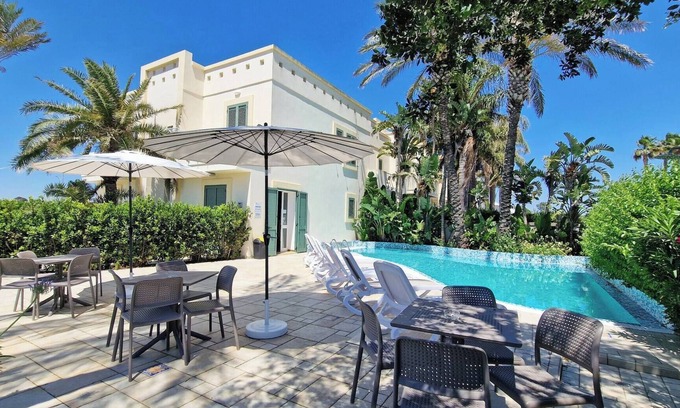 Torre San Giovanni Apartment | AraInn Room 301 in Residence with pool, WiFi Free
