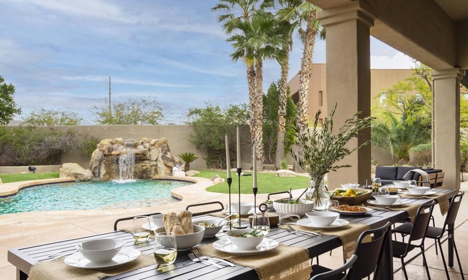 Central Scottsdale Villa | Arcadia by AvantStay | Breathtaking Oasis in Scottsdale w/Pool & Hot tub