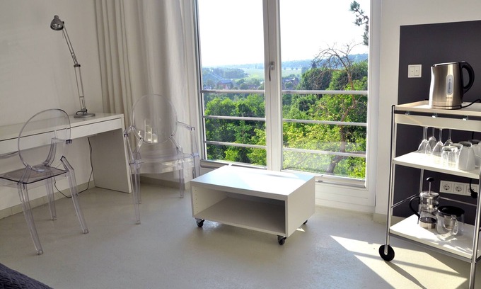 Loschwitz Apartment | Architect-designed house (built 2010) with a mountain garden in a panoramic area