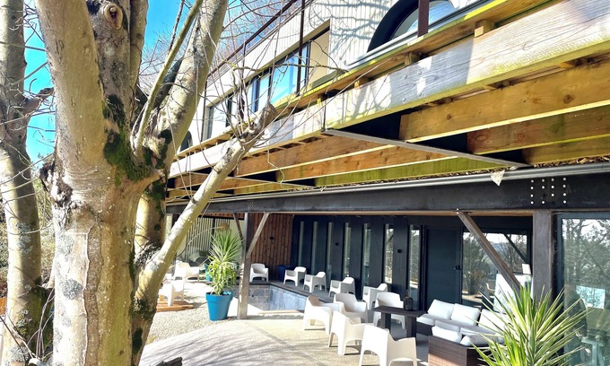Gonneville-sur-Mer House | Architect-designed villa, heated pool, 2 minutes from the sea in HOULGATE