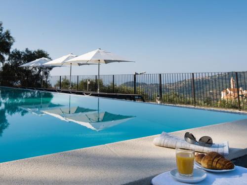 Civezza Apartment | Arco del Mare - swimming pool with nice sea view
