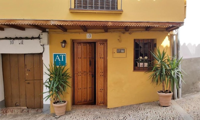 Guadalupe Apartment | Arco del Tinte 10