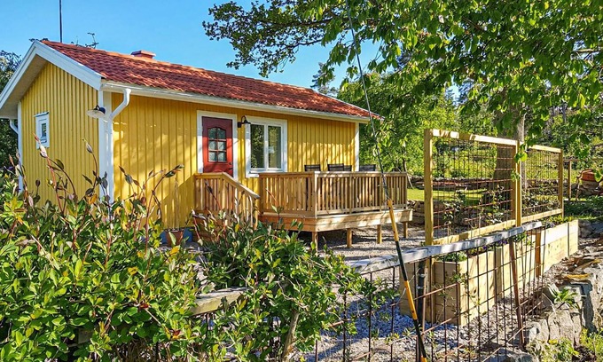Mjovik House | Are you ready for a vacation for four in this functional charming cottage?