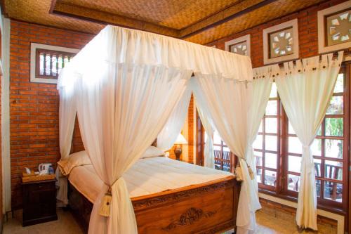 Kemenuh House | Ari La Homestay