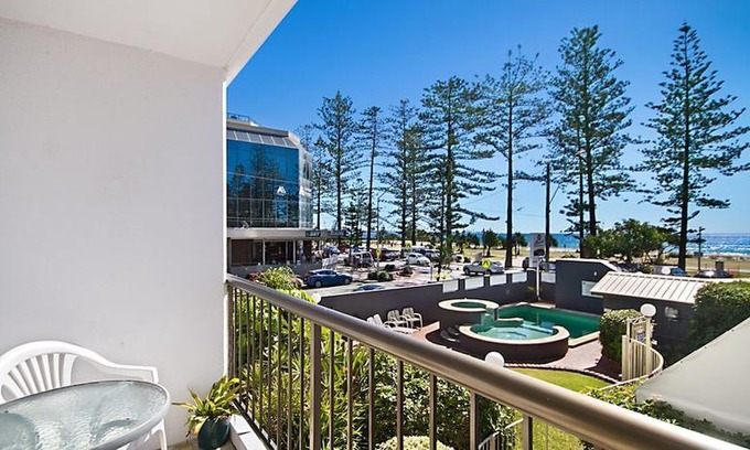Coolangatta Apartment | Aries Unit 5 - Beachfront Central Coolangatta