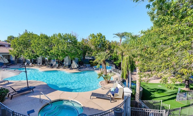 Tempe Condo | Arizona-GREAT LOCATION-Golfing, ASU & Spring training -10 min from Phoenix