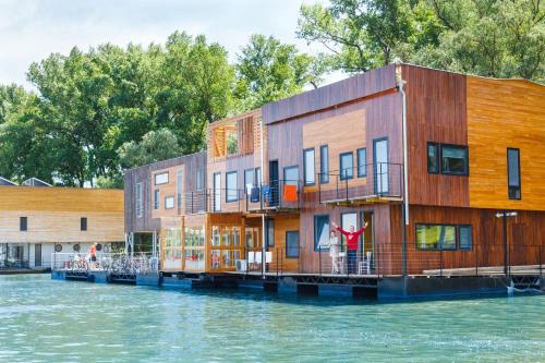 Novi Beograd Bed & Breakfast | ArkaBarka 2- Floating Dream Rooms and Apartments