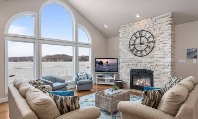 Roach House | Arrowridge - A Beautiful Waterfront Home for the Whole Family!