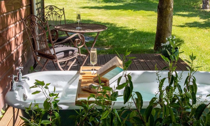 Arrowtown Cottage | Arrowtown - Country setting and easy walk to town