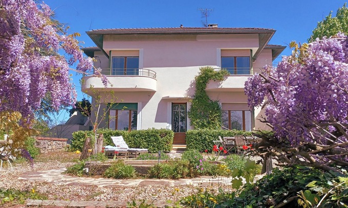 Crest House | Art Deco house with private park close to centre of Crest and river Drôme