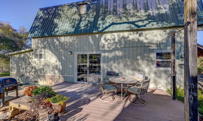 Vallecito House | Art on the Ridge ~ 3-bedroom house in Vallecito with WiFi/heat/AC