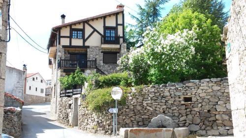 Navarredonda de Gredos House | Artesano I y III