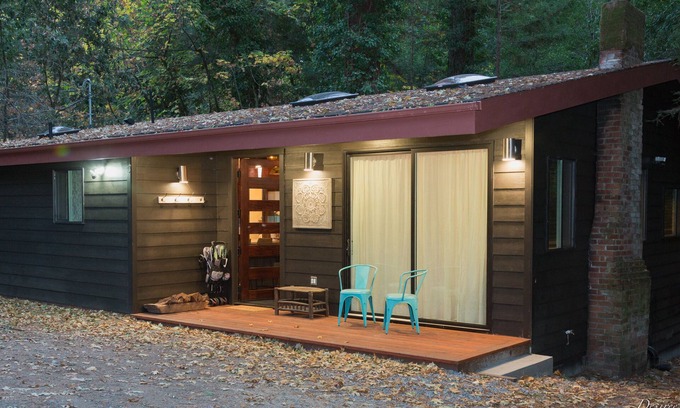 Freestone House | Artfully renovated Historic Sonoma County Cottage in a beautiful Creekside.