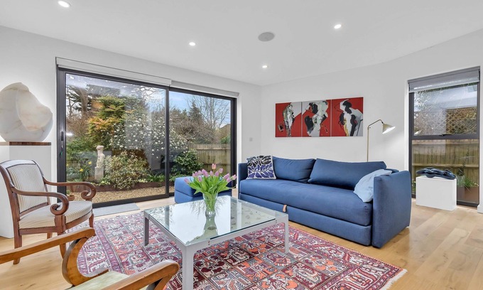 Patcham House | Artist Haven with Parking | By My Getaways