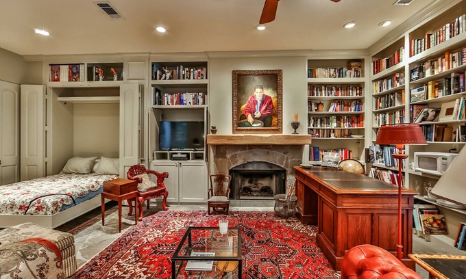 Greenway Plaza-Upper Kirby House | Artist’s Library; Private Swimming Pool in River Oaks Area