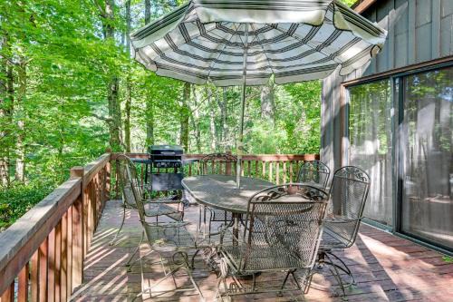 Sky Valley House | Artists Retreat at Sky Valley with 2-Story Deck